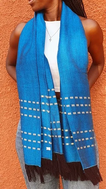 Étole en Pagne Tissé Main Bleu Indigo "Yara" – Alannaventine