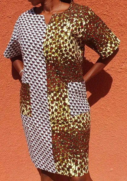 Robe en wax africaine bicolore mi-longue avec poches