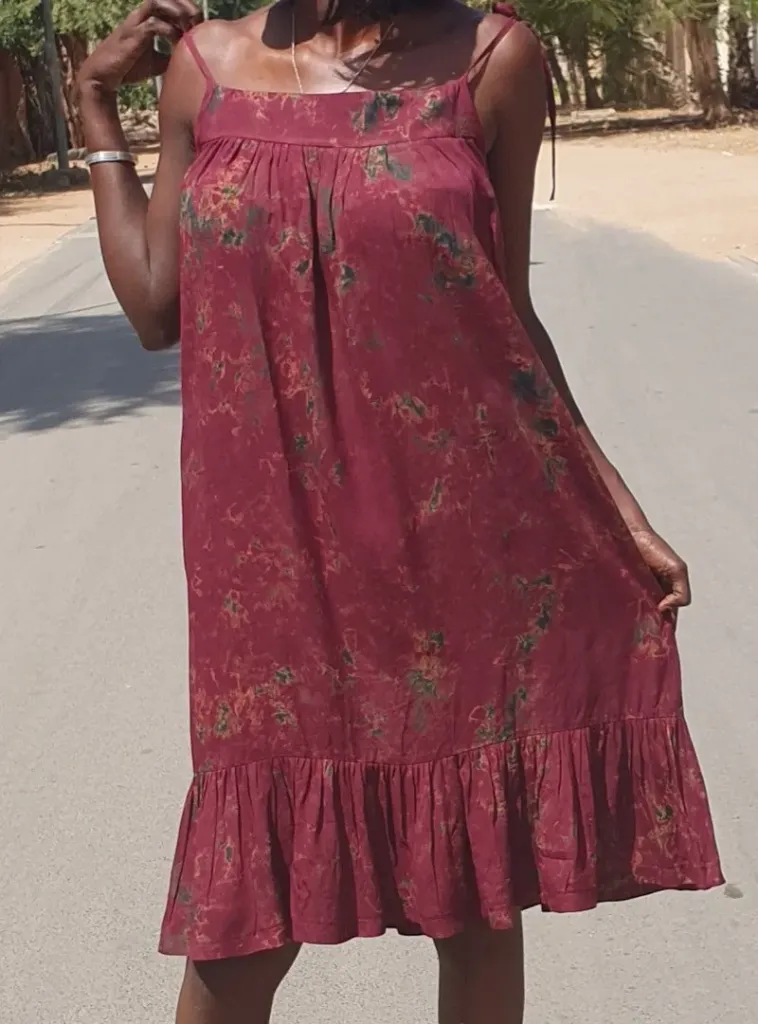 Robe tissu voile rouge
