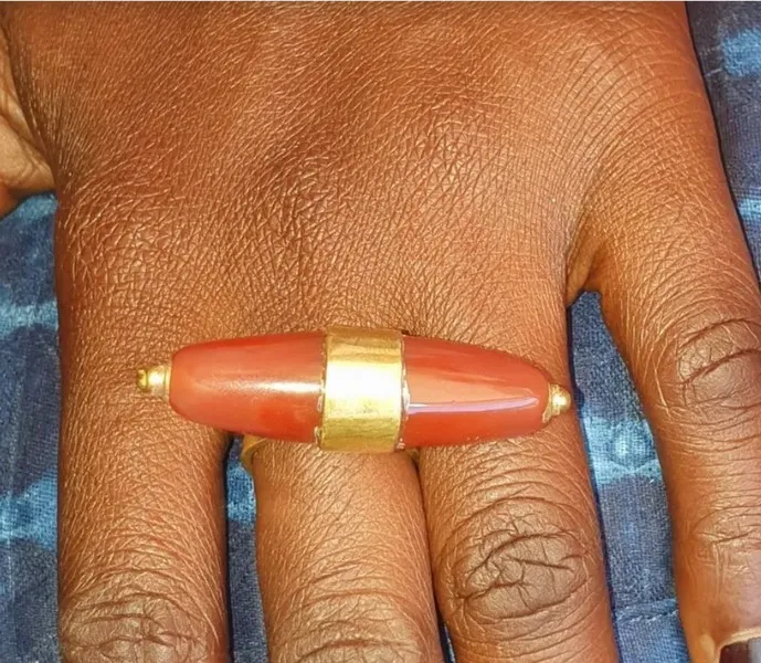 Bague en bronze avec pierre