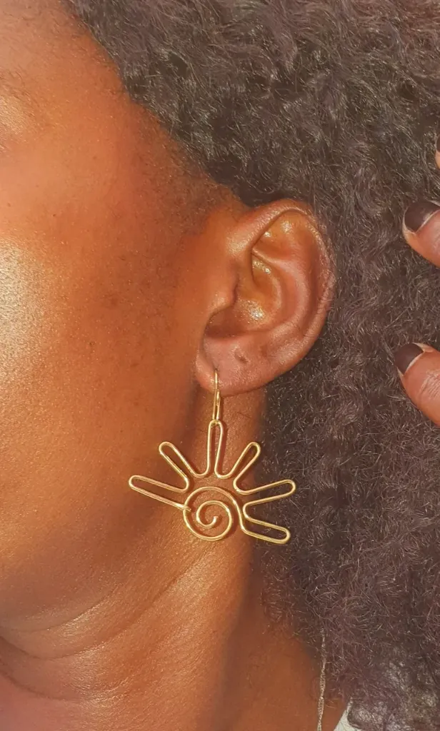 Boucles d'oreilles africaines en bronze demi-soleil