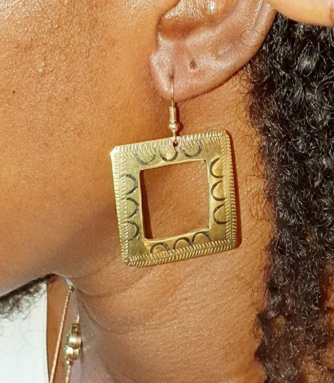 Grandes Boucles d'Oreilles Carrées en Bronze Gravé – Design Ethnique Mali