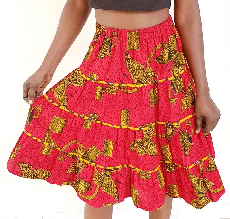 Jupe évasée froncée en tissu Wax patché rouge – Taille S