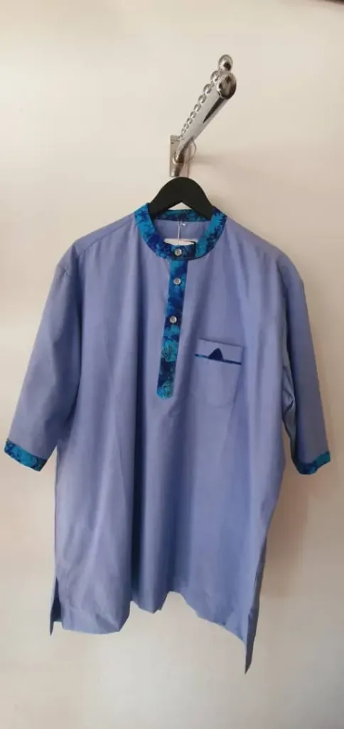 Chemise en lin bleue