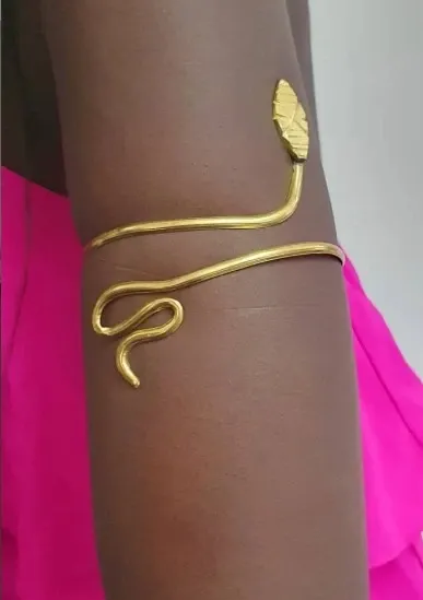 Bracelet Manchette en Bronze Gravé "Serpent" – Artisanat Traditionnel
